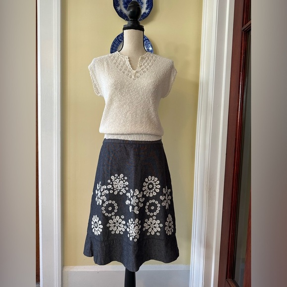 Ann Taylor | Blue-Gray A-Line Knee Length Skirt with Cream Floral Embroidery - Picture 1 of 9